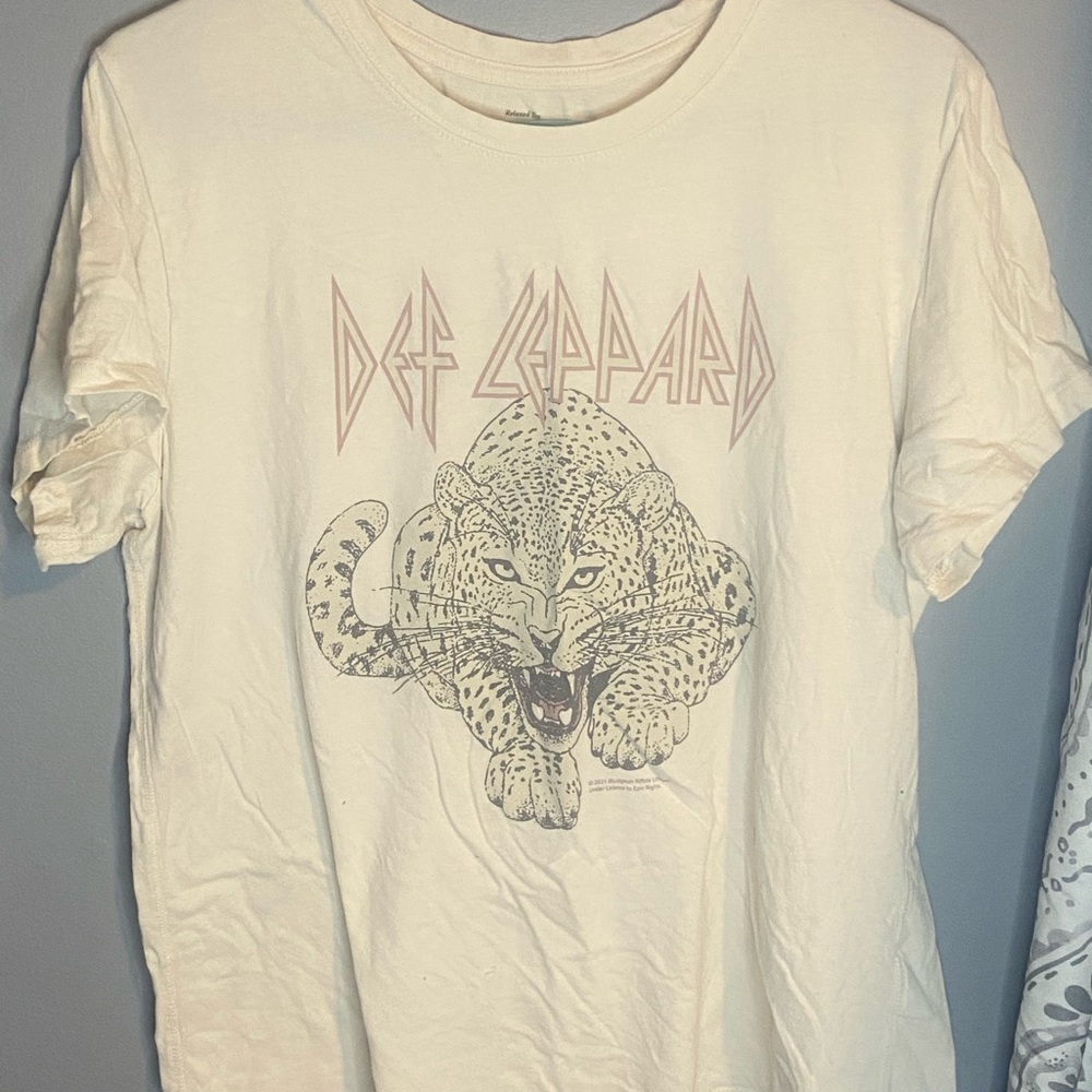 Abercrombie & Fitch Cream Relaxed Tee with Subtle Logo